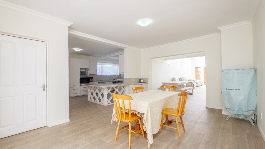 5 Bedroom Property for Sale in Bredasdorp Western Cape